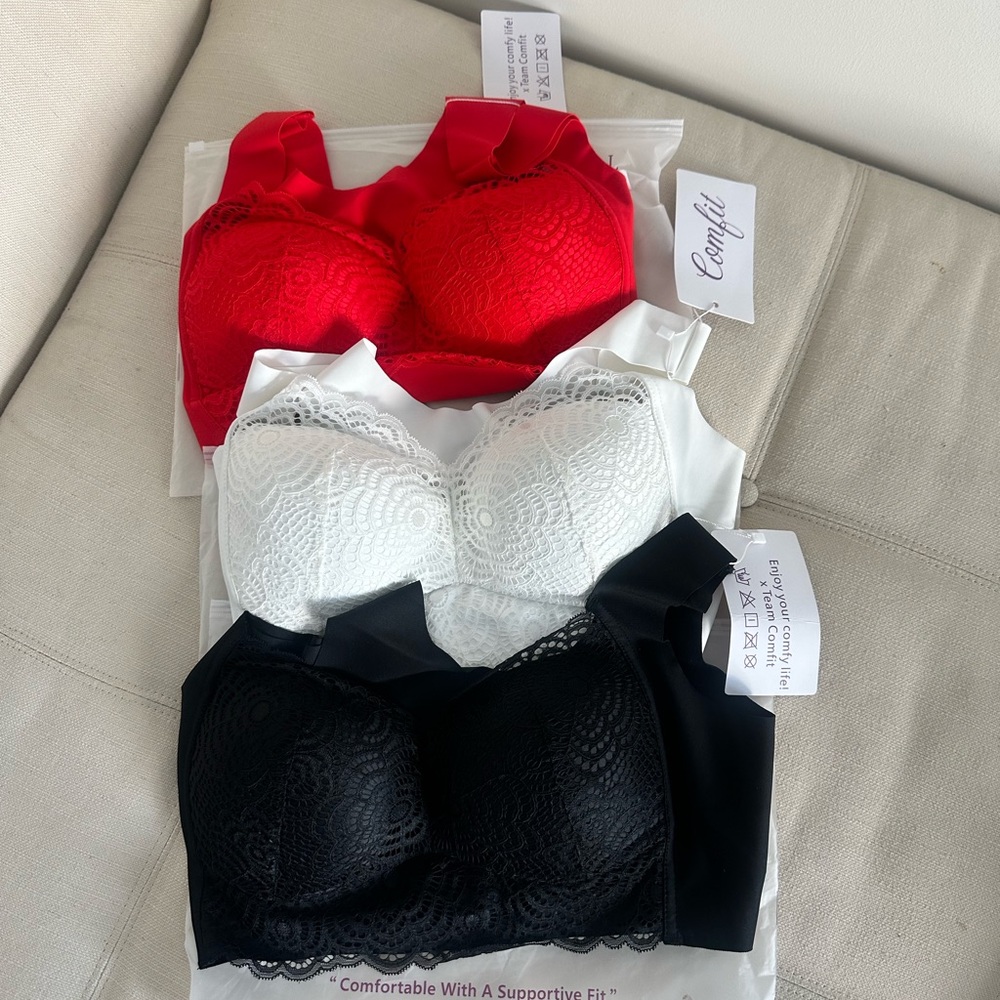 Comfit Women's Lace Bra Set - Red, White, and Black